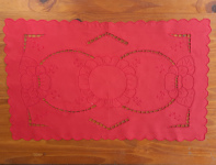 PROMO: Napperon brodé - motif floral