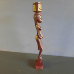 Statuette en bois sculpté