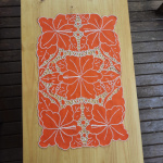 Napperon brodé, motif floral