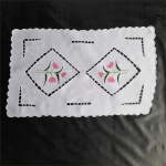 Napperon brodé - motif fleur